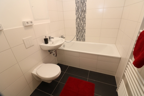 Entspannt einziehen, entspannt wohnen – günstige 2RW mit Badewanne und Balkon, 09599 Freiberg, Arthur-Schulz-Straße 30