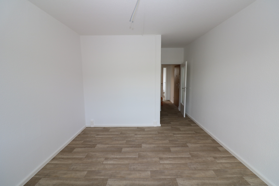 Entspannt einziehen, entspannt wohnen - günstige 2RW mit Badewanne und Balkon - Beispiel Wohnbereich