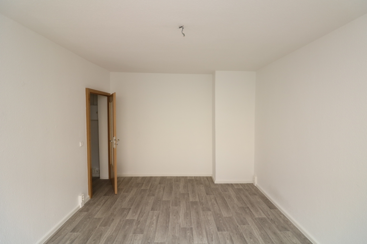 Dein Platz an der Sonne - schicke 1RW mit Balkon und Badewanne im Erdgeschoss - Wohnbereich