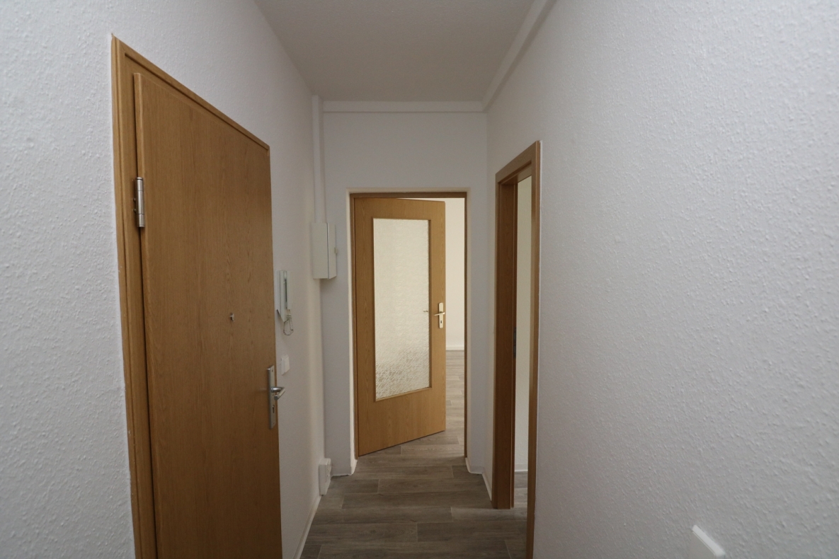 Dein Platz an der Sonne - schicke 1RW mit Balkon und Badewanne im Erdgeschoss - Flur