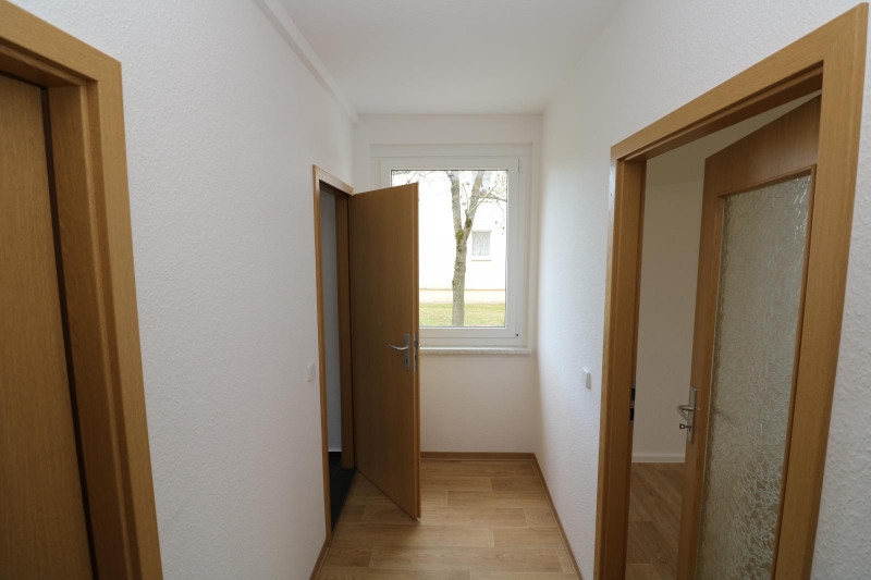 So einfach kann Wohnen sein...EG-Wohnung mit bodengleicher Dusche im Grünen!!! - Flur