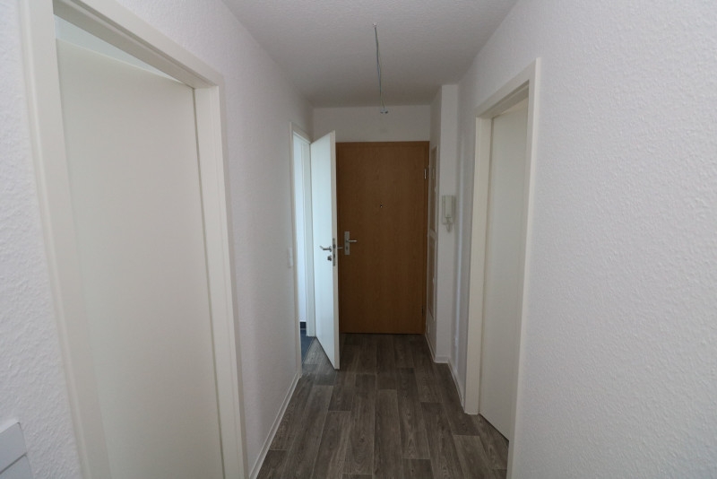 Kochlöffel-Dirigent gesucht...3-RW mit Einbauküche, Wanne & Balkon!!! - Beispiel Flur