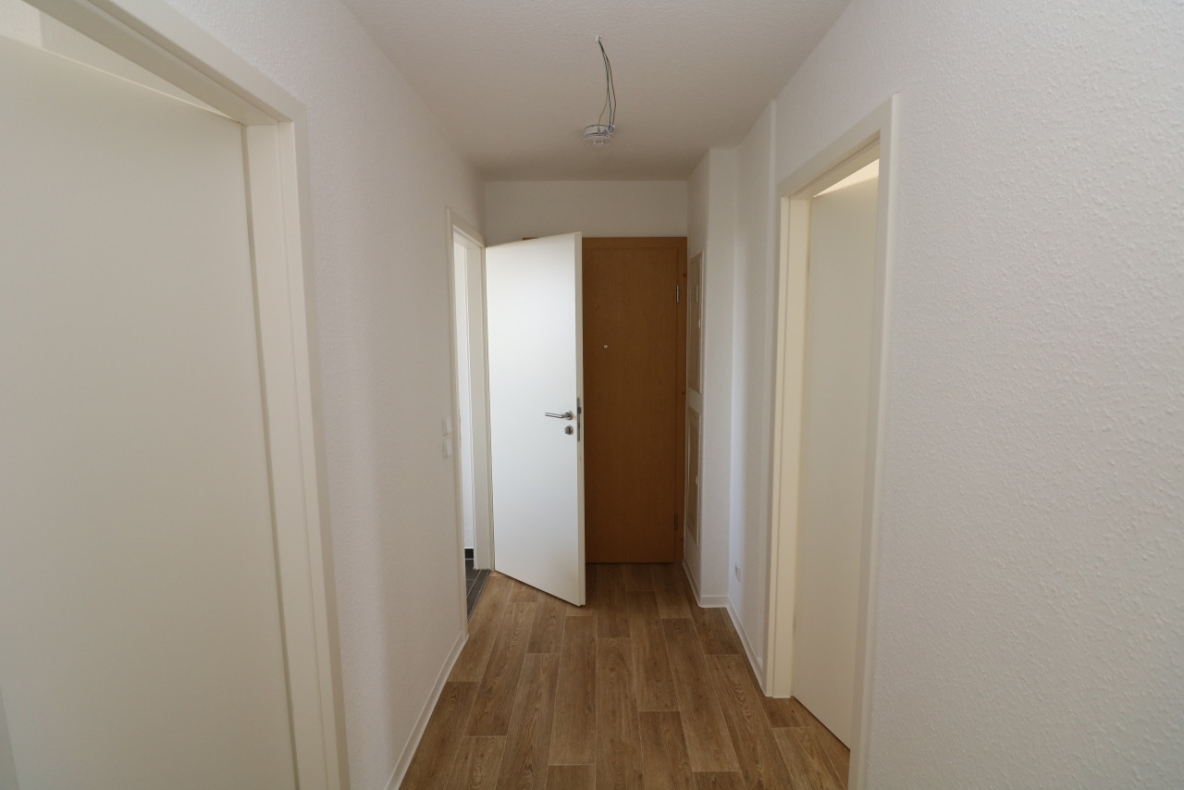 Kochlöffel-Dirigent gesucht...3-RW mit Einbauküche, Wanne & Balkon!!! - Flur