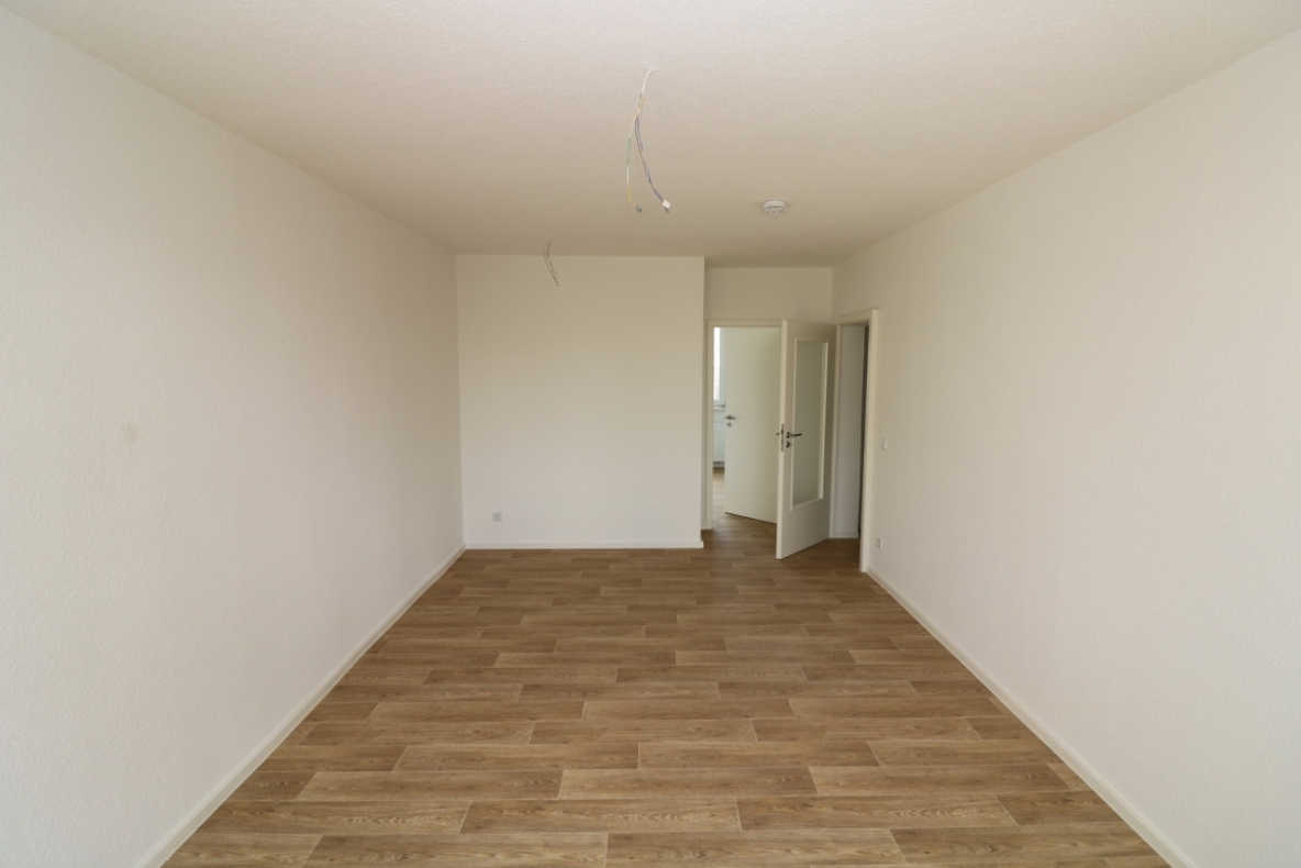 Kochlöffel-Dirigent gesucht...3-RW mit Einbauküche, Wanne & Balkon!!! - Wohnzimmer