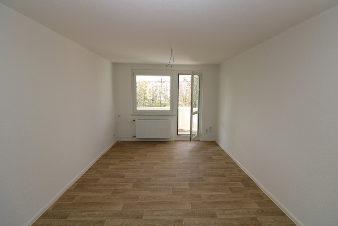 Kochlöffel-Dirigent gesucht...3-RW mit Einbauküche, Wanne & Balkon!!! - Wohnzimmer