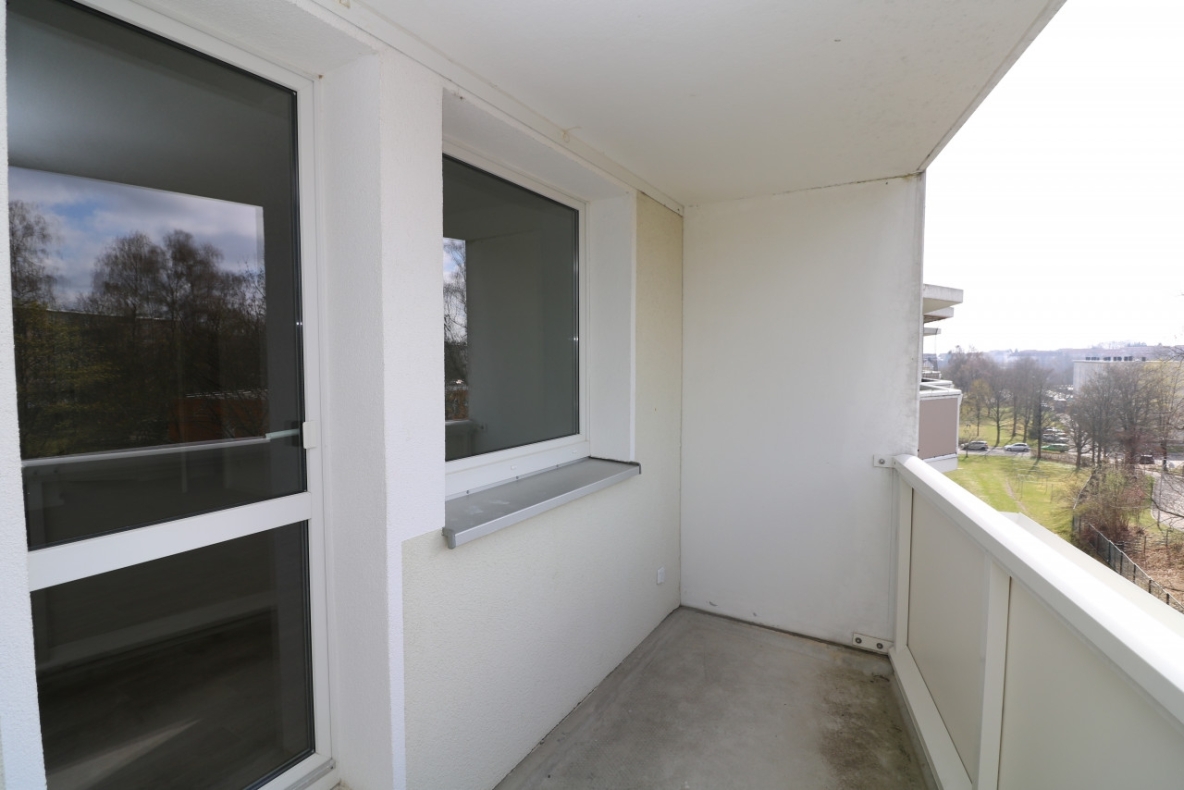 Kochlöffel-Dirigent gesucht...3-RW mit Einbauküche, Wanne & Balkon!!! - Balkon