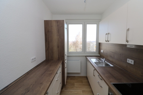 Kochlöffel-Dirigent gesucht…3-RW mit Einbauküche, Wanne & Balkon!!!, 09599 Freiberg, Karl-Kegel-Straße 78