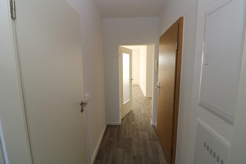 Eine neue Wohnung ist wie ein neues Leben…neu sanierte 2-RW mit Dusche & Balkon!!! - Flur