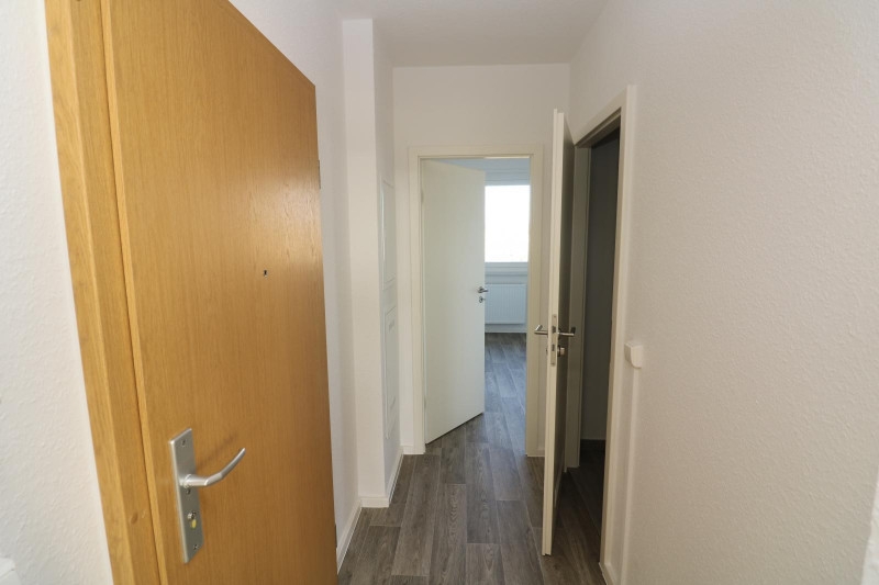 Eine neue Wohnung ist wie ein neues Leben…neu sanierte 2-RW mit Dusche & Balkon!!! - Flur