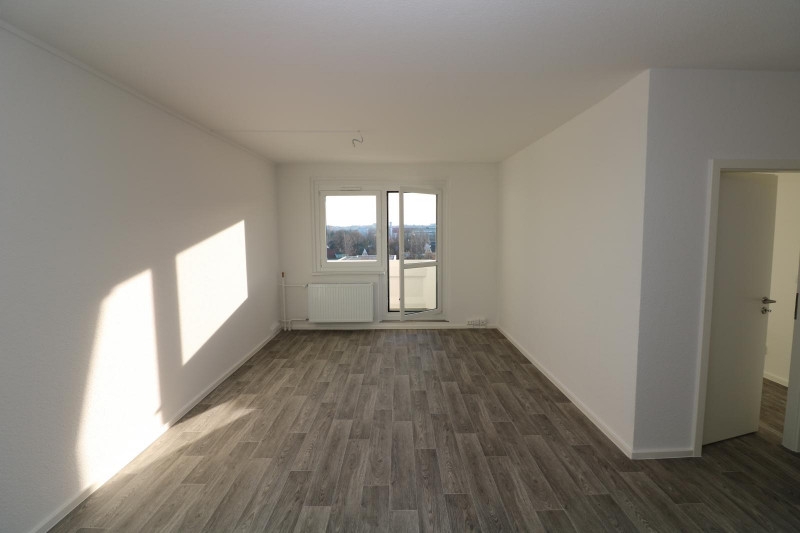 Eine neue Wohnung ist wie ein neues Leben…neu sanierte 2-RW mit Dusche & Balkon!!! - Wohnzimmer