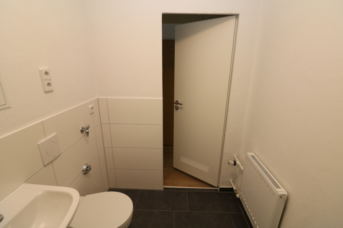 Das Abenteuer beginnt...neu sanierte 3-RW mit wanne & Balkon!!! - Beispiel Bad mit Wanne
