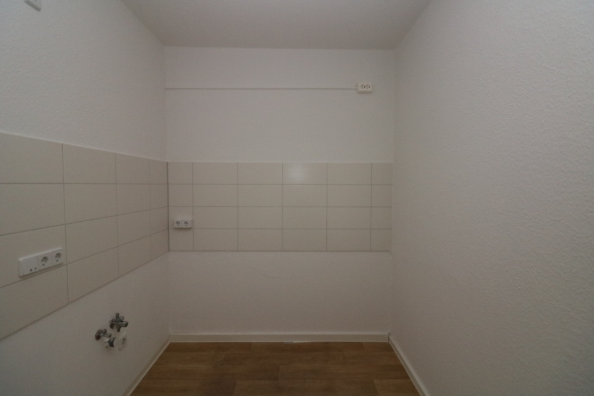 Das Abenteuer beginnt...neu sanierte 3-RW mit wanne & Balkon!!! - Beispiel Küche