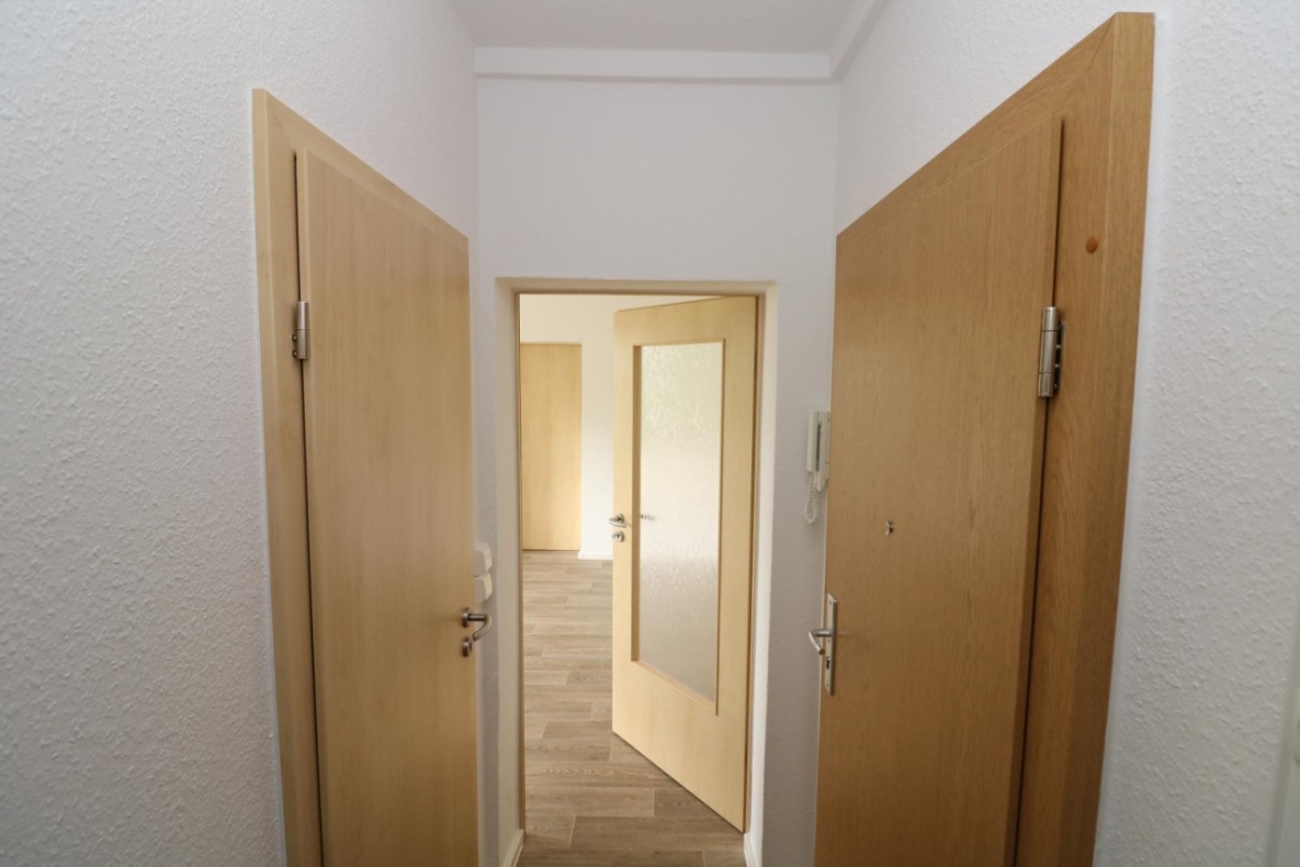 Auf die Plätze…fertig…mieten!!! 3-RW mit Wanne & Balkon... - Beispiel Flur