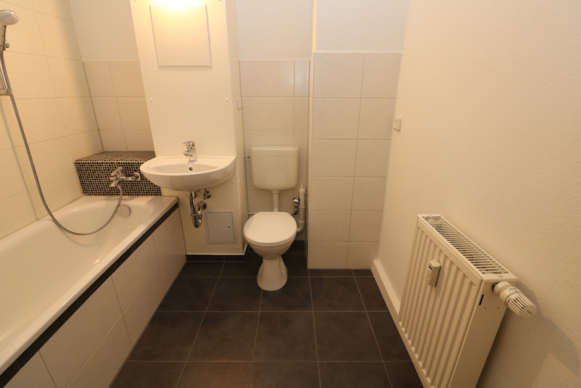 Auf die Plätze…fertig…mieten!!! 3-RW mit Wanne & Balkon... - Beispiel Bad mit Wanne