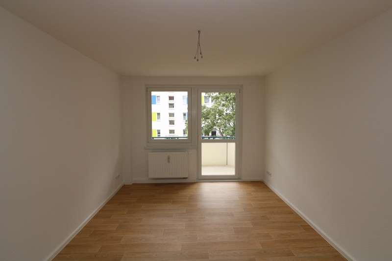 Frühlingsgefühle...tolle 2-Raum-Wohnung mit Wanne & Balkon zum Verlieben!!! - Beispiel WZ