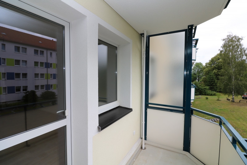 Frühlingsgefühle...tolle 2-Raum-Wohnung mit Wanne & Balkon zum Verlieben!!! - Beispiel Balkon