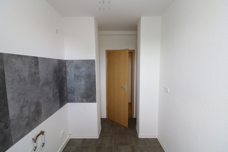 Frühlingsgefühle...tolle 2-Raum-Wohnung mit Wanne & Balkon zum Verlieben!!! - Beispiel Küche
