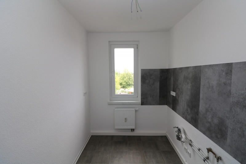 Frühlingsgefühle...tolle 2-Raum-Wohnung mit Wanne & Balkon zum Verlieben!!! - Beispiel Küche