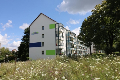 Frühlingsgefühle…tolle 2-Raum-Wohnung mit Wanne & Balkon zum Verlieben!!!, 09599 Freiberg, Glück-Auf-Straße 5