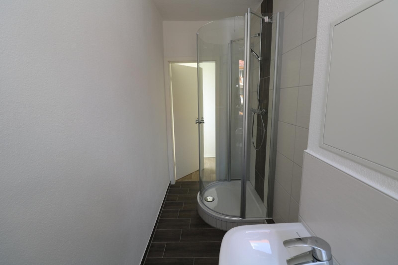 Top die Dusche gilt…moderne 2-RW mit Dusche!!! - Beispiel Bad