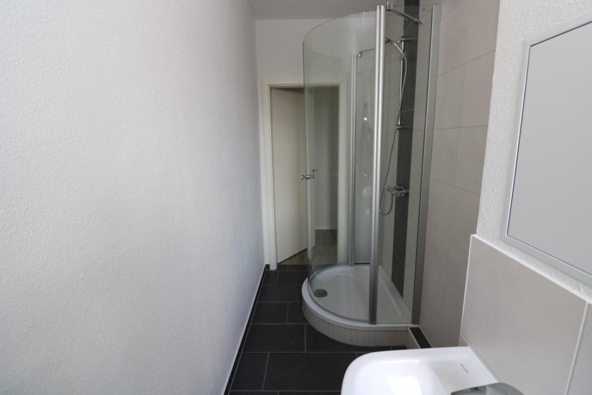 Top die Dusche gilt…moderne 2-RW mit Dusche!!! - Bad mit Dusche
