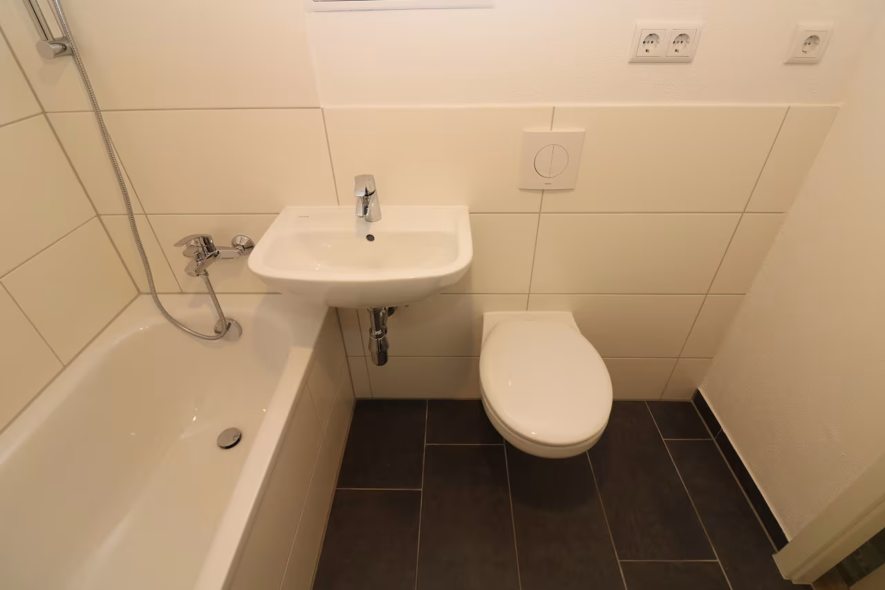 Bad mit Wanne