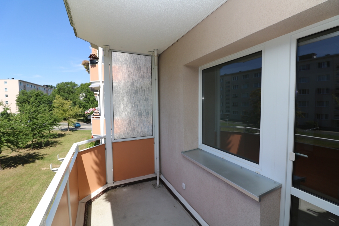 Guten Morgen Sonnenschein...helle 2-RW mit Wanne u. Balkon!!! - Beispiel Balkon