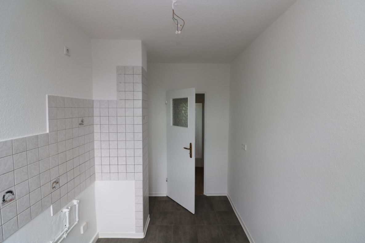 Viel Platz im großen Kinderzimmer...3-RW mit Wanne u. Balkon!!! - Küche