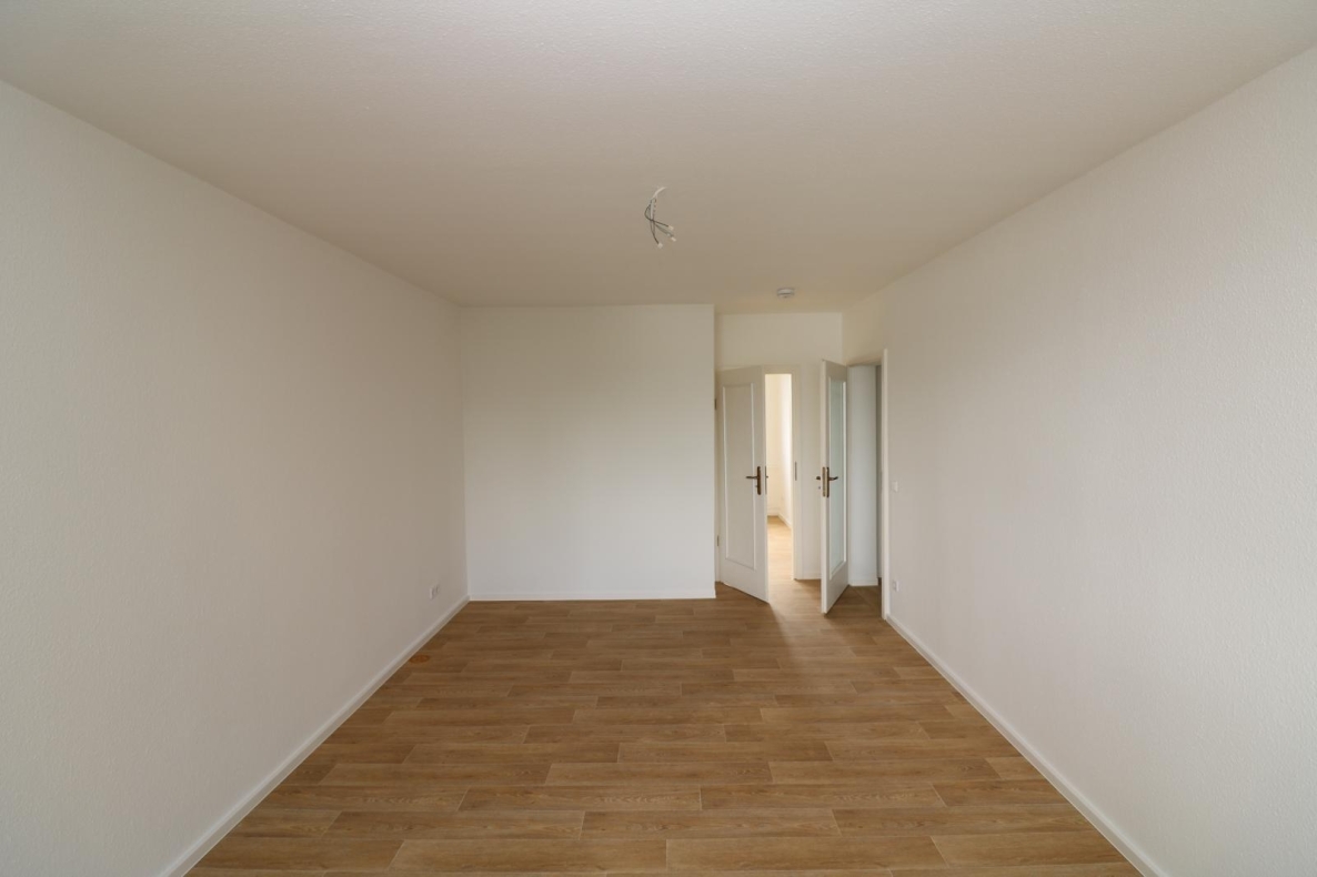 Viel Platz im großen Kinderzimmer...3-RW mit Wanne u. Balkon!!! - Wohnzimmer