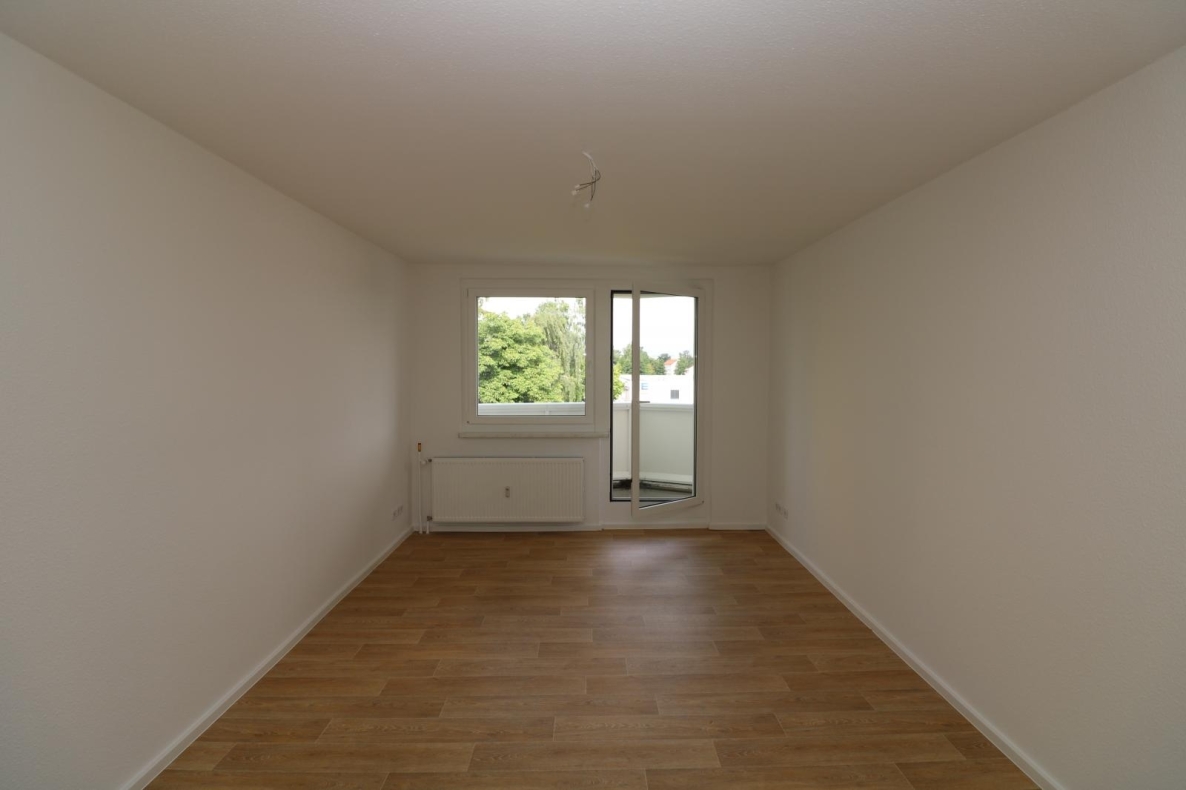 Viel Platz im großen Kinderzimmer...3-RW mit Wanne u. Balkon!!! - Wohnzimmer