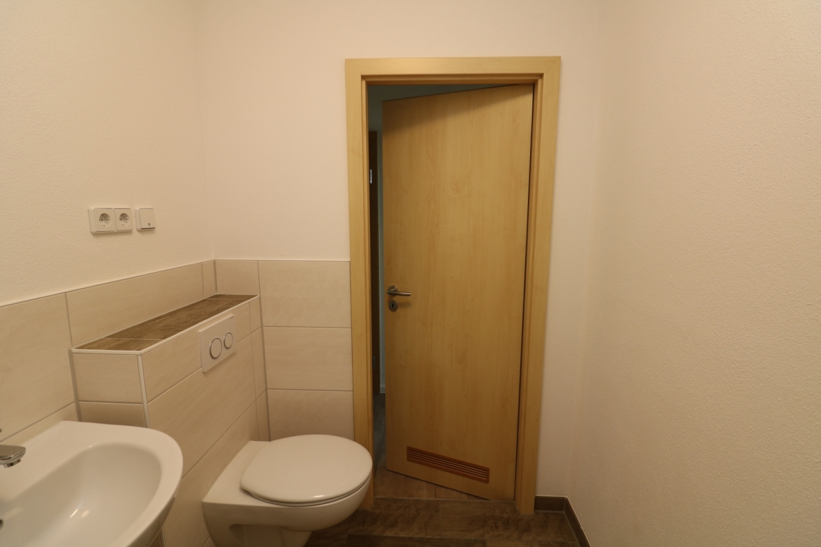 Wohlfühlgarantie...neu sanierte 3-RW mit Dusche und Balkon!!! - Beispiel Bad mit Dusche