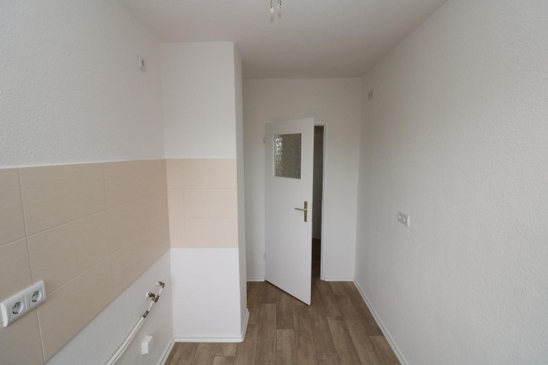 Auf die Plätze…fertig…mieten!!! Große 3-RW mit Wanne & Balkon... - Küche