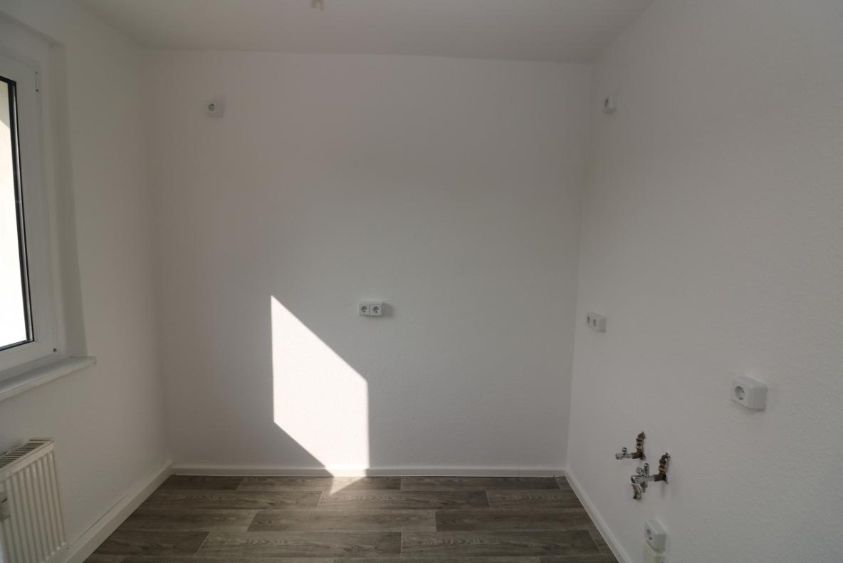 Neues Jahr - neues Glück! Modernisierte 2RW mit Balkon! - Küche