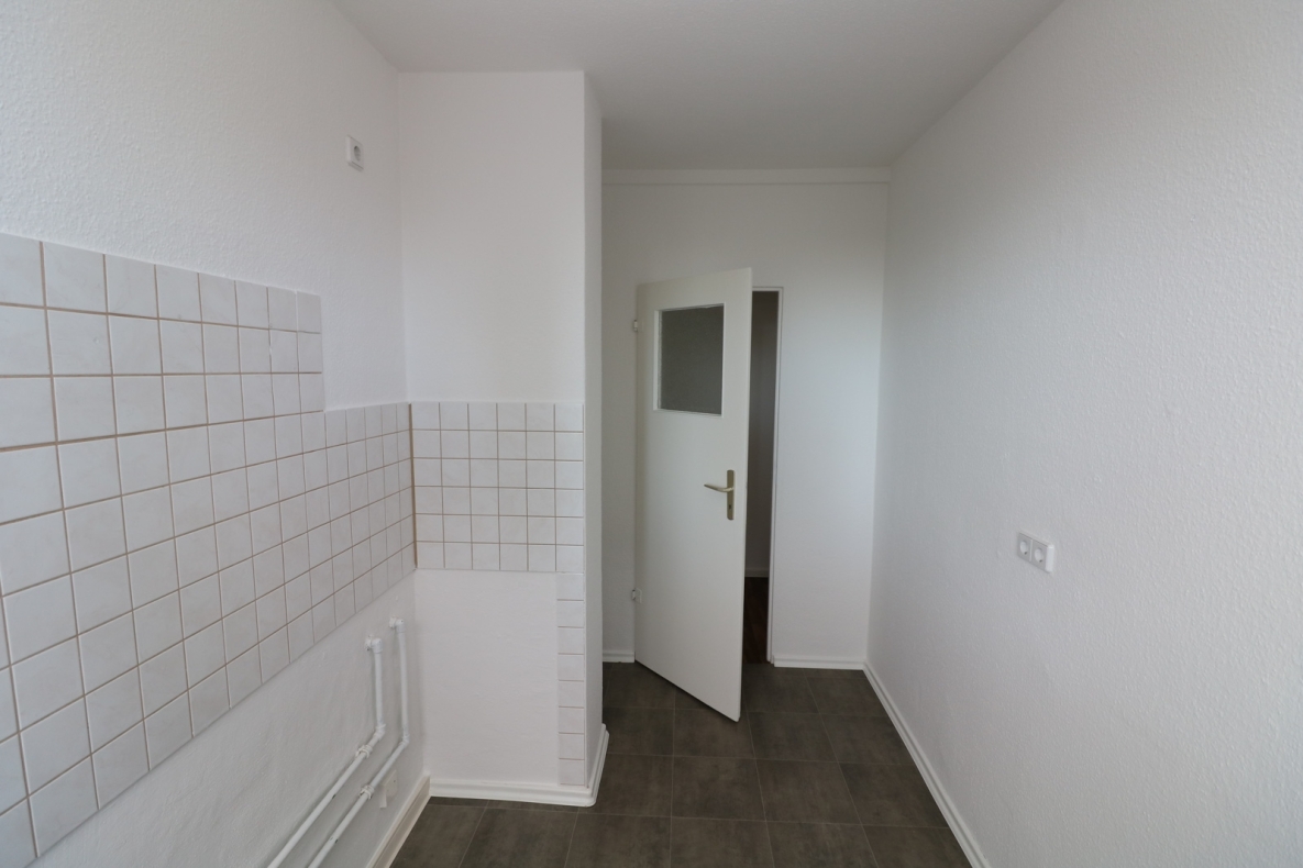 Einfach Hammer...günstige 3-RW mit hellem Wannenbad u. Balkon!!! - Küche