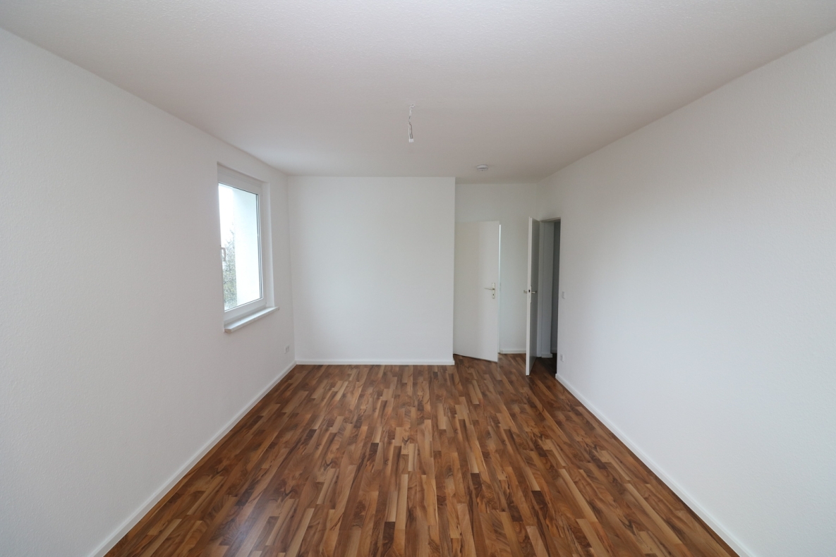 Einfach Hammer...günstige 3-RW mit hellem Wannenbad u. Balkon!!! - Wohnzimmer