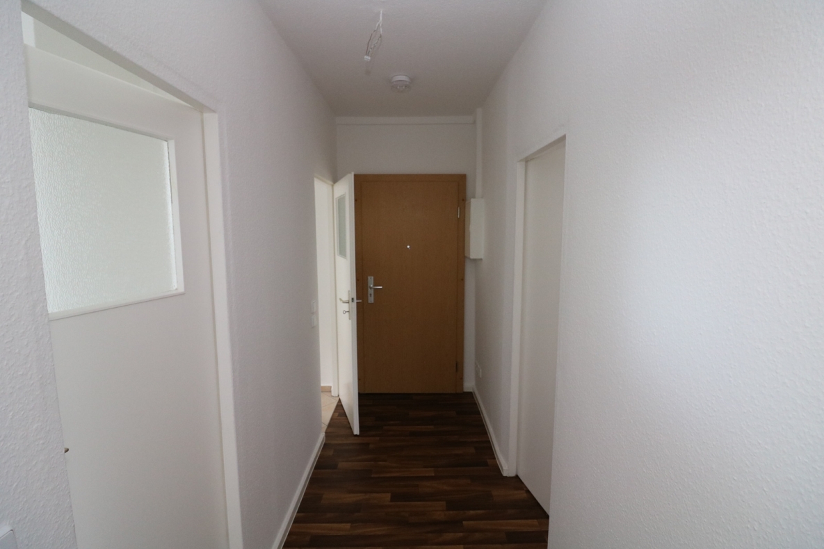 Einfach Hammer...günstige 3-RW mit hellem Wannenbad u. Balkon!!! - Flur