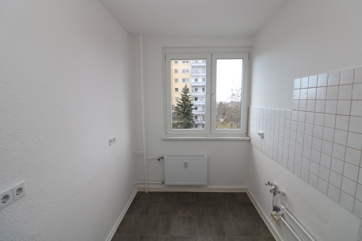 Einfach Hammer...günstige 3-RW mit hellem Wannenbad u. Balkon!!! - Küche