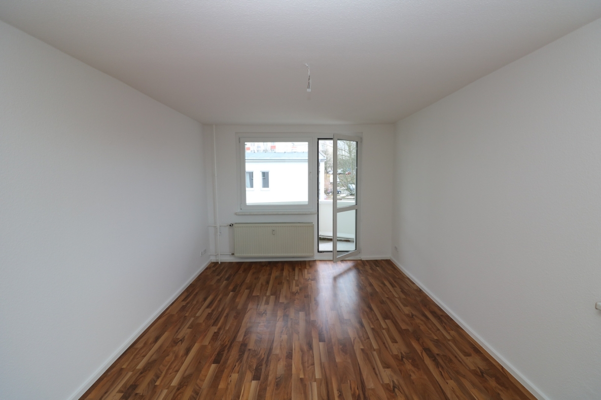 Einfach Hammer...günstige 3-RW mit hellem Wannenbad u. Balkon!!! - Wohnzimmer