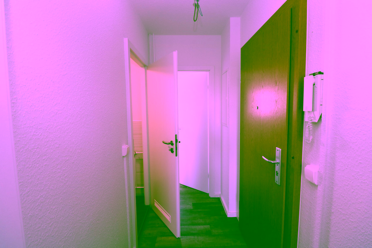 Richtig eingeseift...moderne 2-RW mit Dusche & Balkon!!! - Beispiel Flur