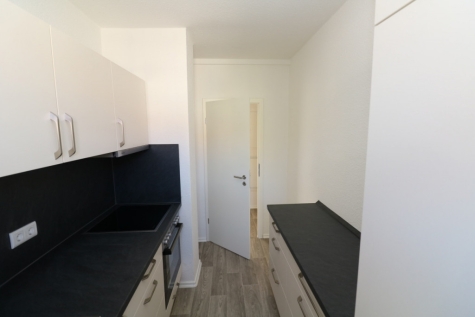 Happy hour, mitten in der Nacht…3-RW mit Einbauküche & Dusche!!!, 09599 Freiberg, Karl-Kegel-Straße 36