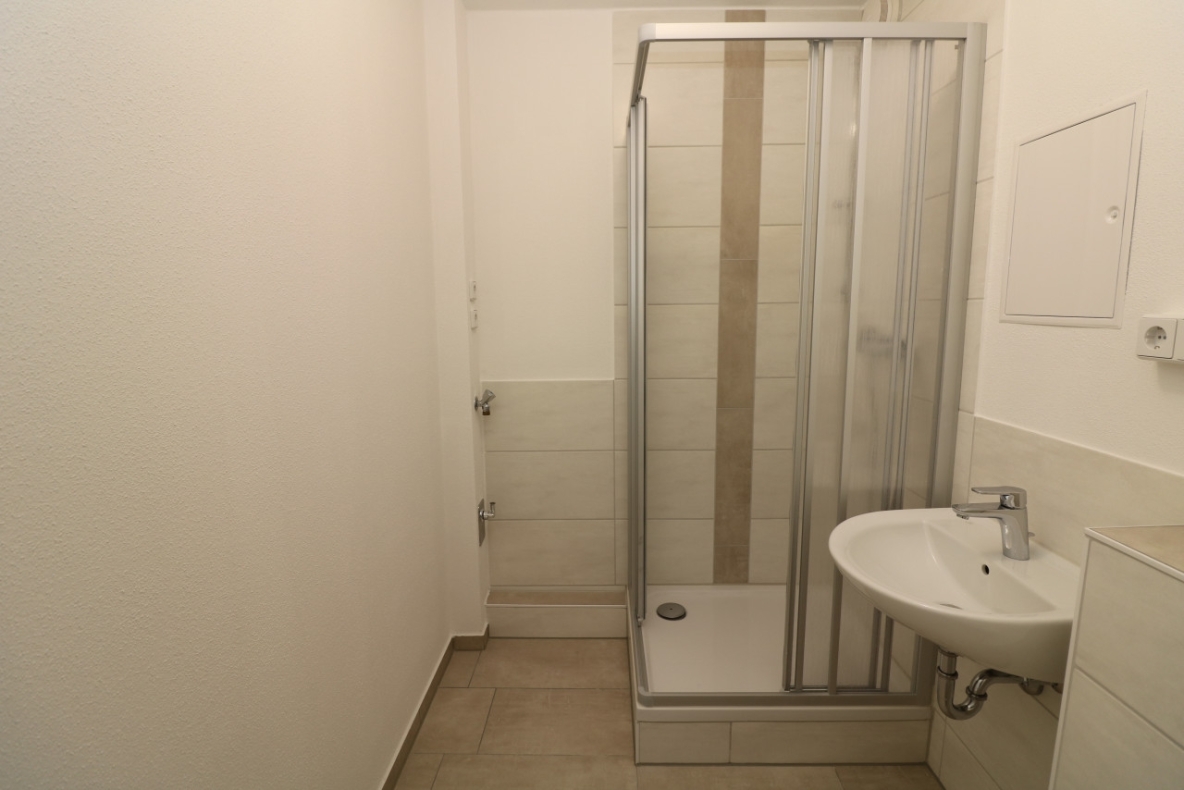 Liebe auf den ersten Blick...sanierte 2-RW mit Dusche & Balkon!!! - Bad mit Dusche