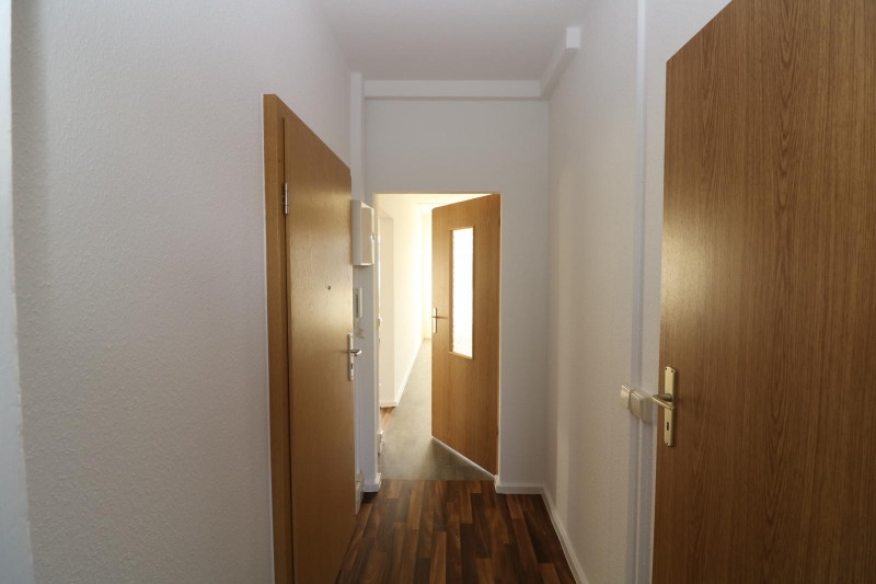 Ein großes Schnäppchen! - Großzügige 3-RW mit 2 Balkonen!!! - Flur