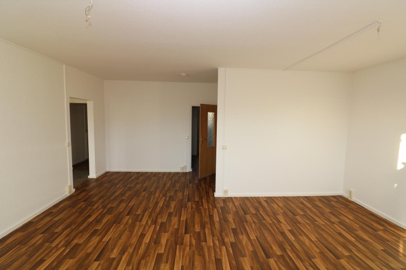 Ein großes Schnäppchen! - Großzügige 3-RW mit 2 Balkonen!!! - Wohnzimmer