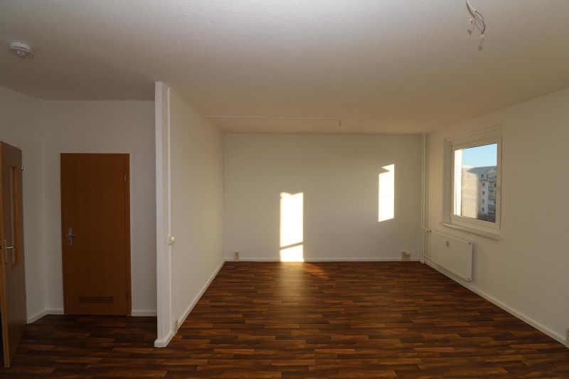 Ein großes Schnäppchen! - Großzügige 3-RW mit 2 Balkonen!!! - Wohnzimmer
