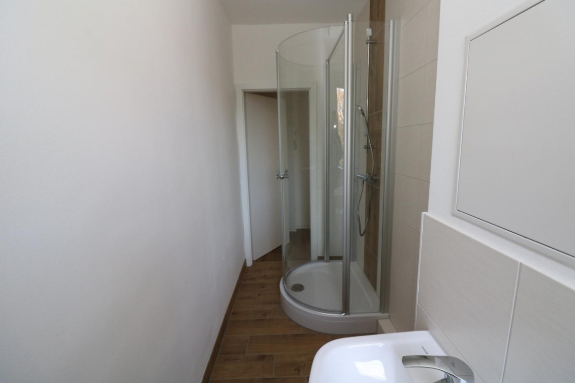 5-Raum--Etagenwohnung auf dem Seileberg...schnell sein lohnt sich!!!! - Beispiel Bad mit Dusche