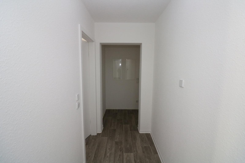 Familienträume XXL...große 4-RW mit 2 Badezimmern, Wanne & Dusche!!! - Flur