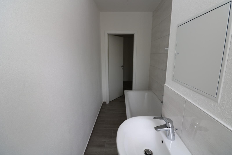 Familienträume XXL...große 4-RW mit 2 Badezimmern, Wanne & Dusche!!! - Bad mit Wanne