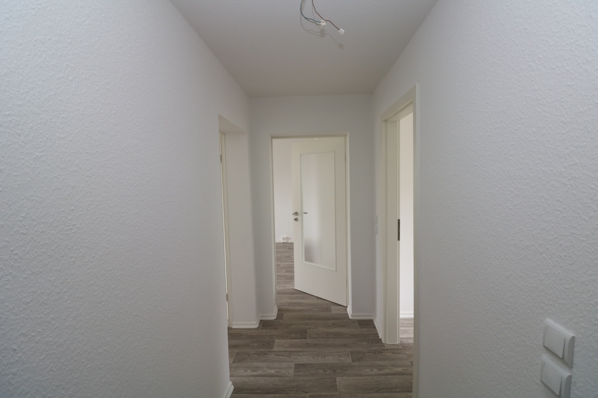 Kochmütze zu vergeben...sanierte 3-RW mit Einbauküche und Wanne!!!!! - Beispiel Flur