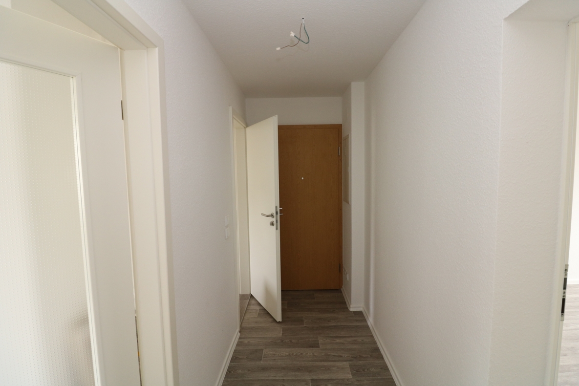 Kochmütze zu vergeben...sanierte 3-RW mit Einbauküche und Wanne!!!!! - Beispiel Flur