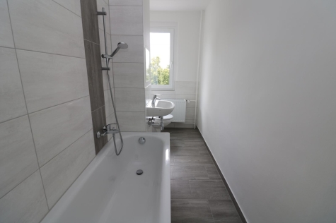 *Frühlingsgefühle* Modernisierte 3RW inkl. Balkon, 09599 Freiberg, Maxim-Gorki-Straße 60